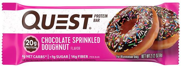 Levně Quest Nutrition Protein Bar 60g - Chocolate Sprinkled Doughnut