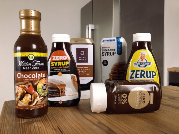 Porovnání bezkalorických omáček a sirupů. Zero sirup. Zero topping. Který je nejlepší do diety? Porovnání bezkalorických omáček a sirupů. Zero sirup. Zero topping. Který je nejlepší do diety?